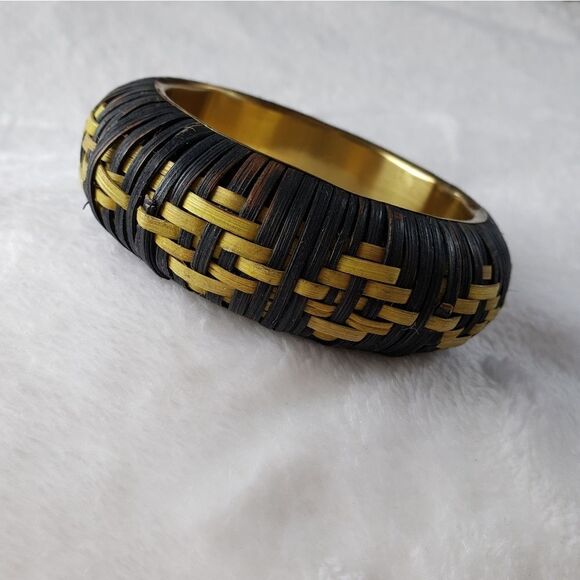 Jewelmint Manta Basket Bracelet - Picture 1 of 7